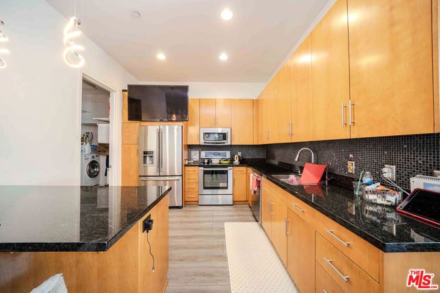 3223 W 6th Street 906, Los Angeles, CA 90020