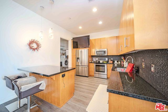 3223 W 6th Street 906, Los Angeles, CA 90020