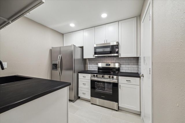 11711 Memorial Drive 101, Houston, TX 77024