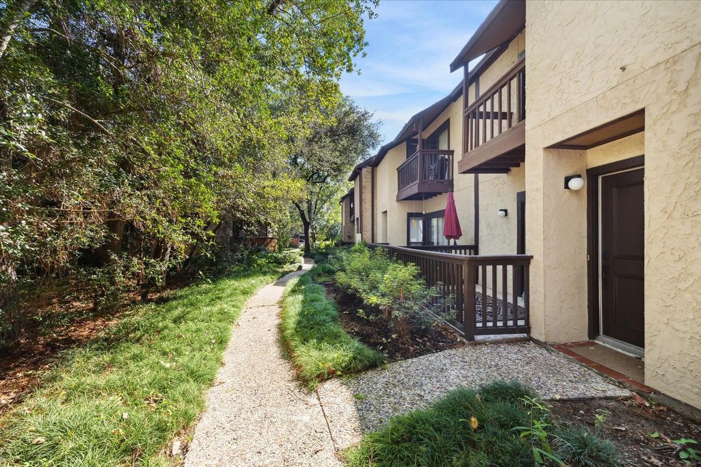 11711 Memorial Drive 101, Houston, TX 77024