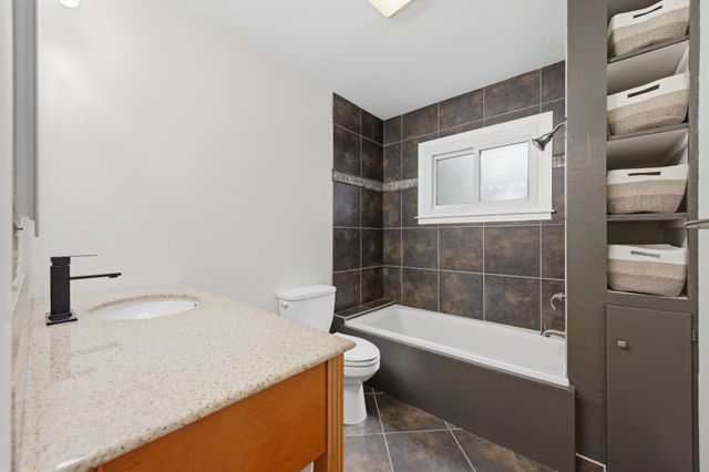 633 N Mission Rd, Wichita, KS 67206