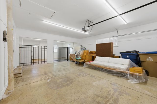 633 N Mission Rd, Wichita, KS 67206