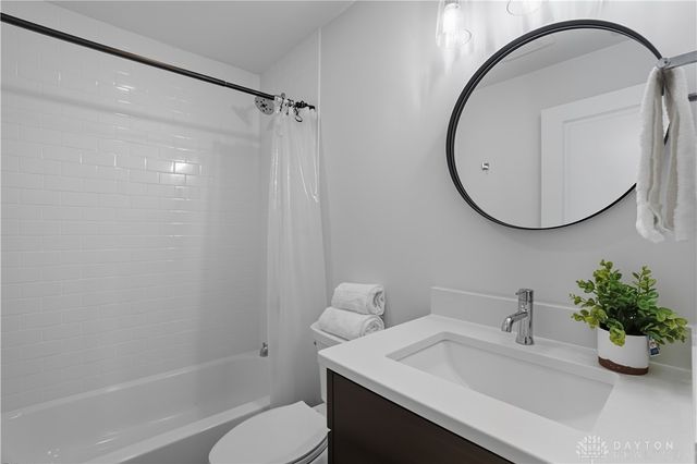 3847 Drake Avenue, Cincinnati, OH 45209