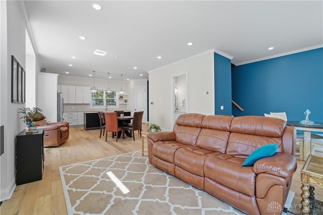 3847 Drake Avenue, Cincinnati, OH 45209