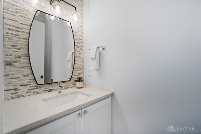 3847 Drake Avenue, Cincinnati, OH 45209