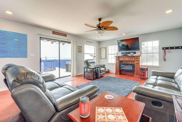 603 Waterway LN, Burnet, TX 78611