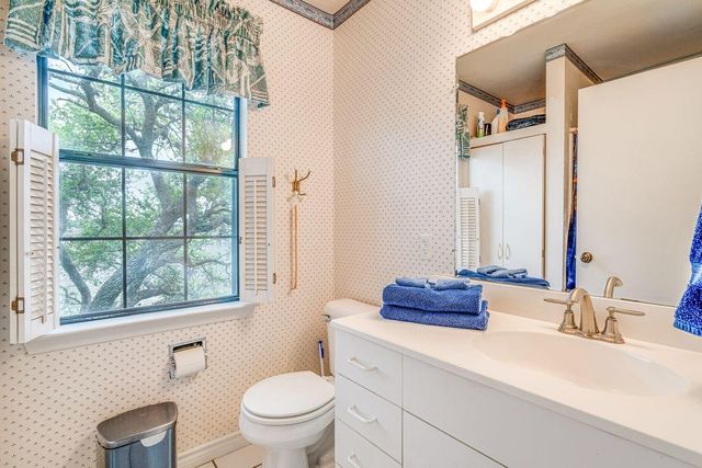 603 Waterway LN, Burnet, TX 78611