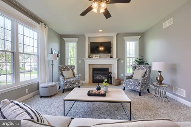 328 COBBLERS CT, Lititz, PA 17543