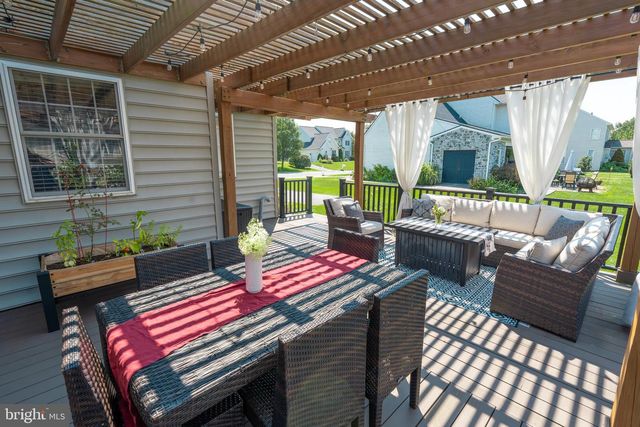 328 COBBLERS CT, Lititz, PA 17543