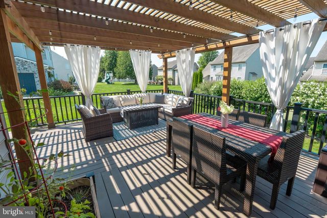 328 COBBLERS CT, Lititz, PA 17543