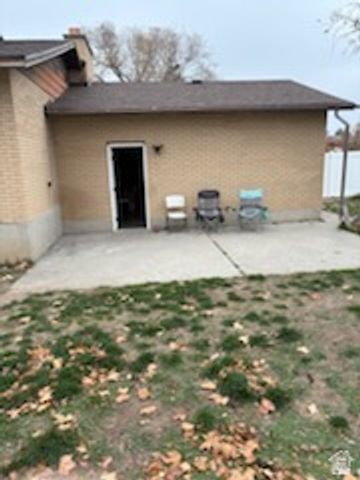 1012 E BELL DR, Sandy, UT 84094