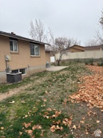 1012 E BELL DR, Sandy, UT 84094