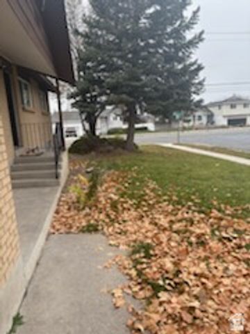 1012 E BELL DR, Sandy, UT 84094