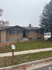 1012 E BELL DR, Sandy, UT 84094