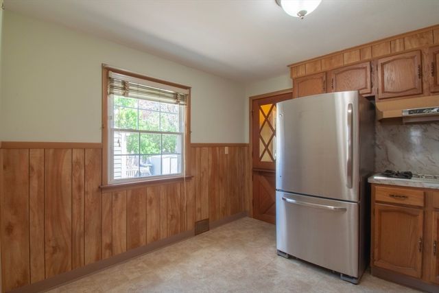 17 Mcbride St, Springfield, MA 01104