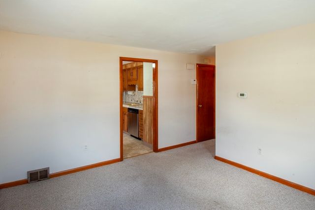 17 Mcbride St, Springfield, MA 01104