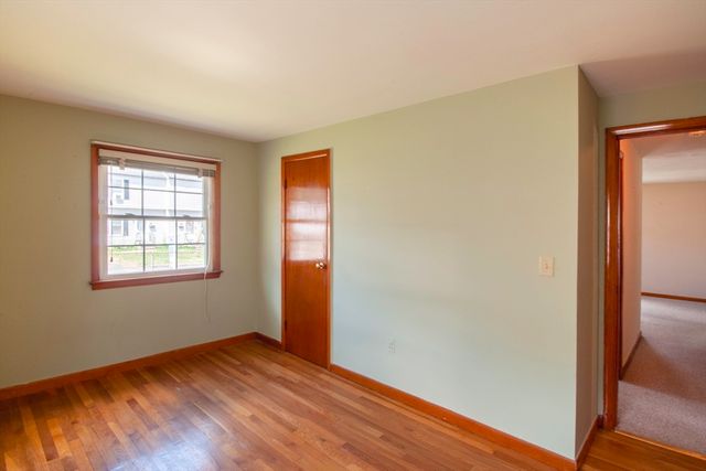 17 Mcbride St, Springfield, MA 01104