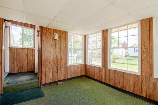 17 Mcbride St, Springfield, MA 01104