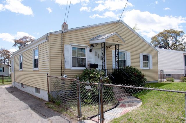 17 Mcbride St, Springfield, MA 01104