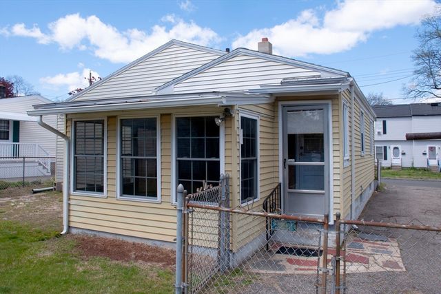 17 Mcbride St, Springfield, MA 01104