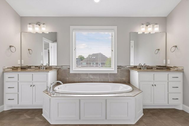 17395 70th Avenue N, Maple Grove, MN 55311