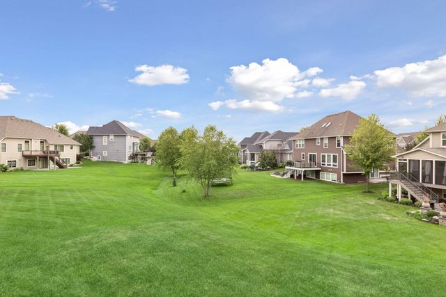 17395 70th Avenue N, Maple Grove, MN 55311