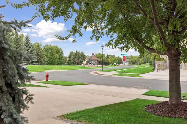 17395 70th Avenue N, Maple Grove, MN 55311