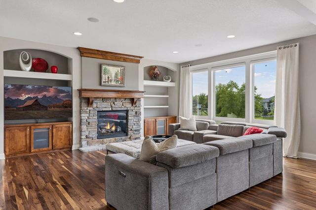 17395 70th Avenue N, Maple Grove, MN 55311