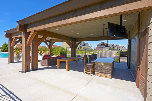17395 70th Avenue N, Maple Grove, MN 55311