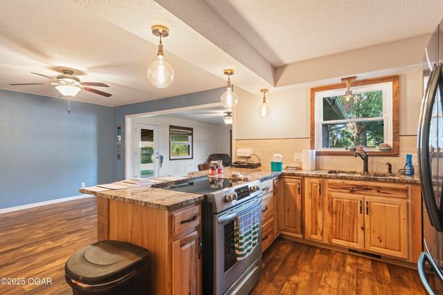 1307 S Washington Avenue, Aurora, MO 65605