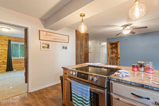 1307 S Washington Avenue, Aurora, MO 65605