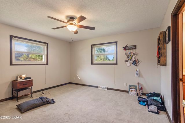 1307 S Washington Avenue, Aurora, MO 65605