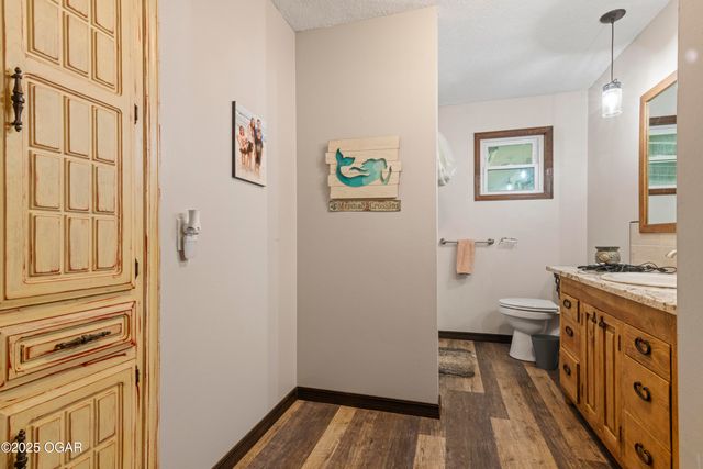 1307 S Washington Avenue, Aurora, MO 65605