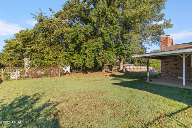 1307 S Washington Avenue, Aurora, MO 65605