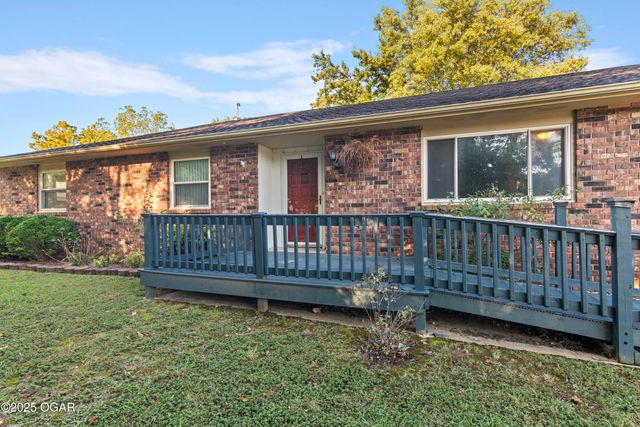 1307 S Washington Avenue, Aurora, MO 65605