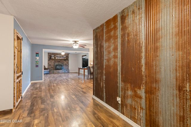 1307 S Washington Avenue, Aurora, MO 65605