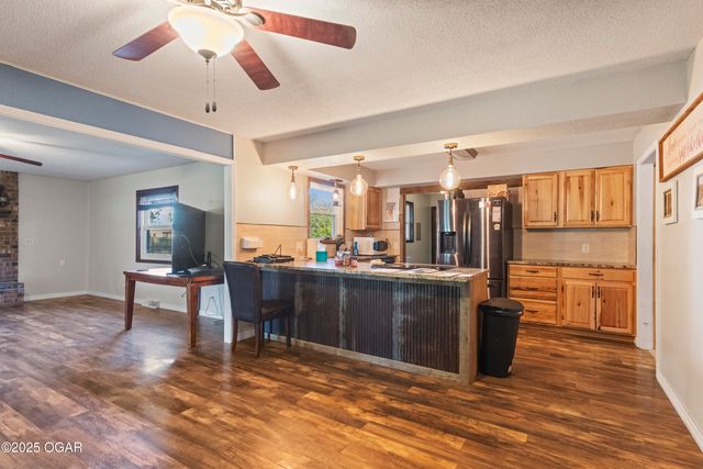 1307 S Washington Avenue, Aurora, MO 65605