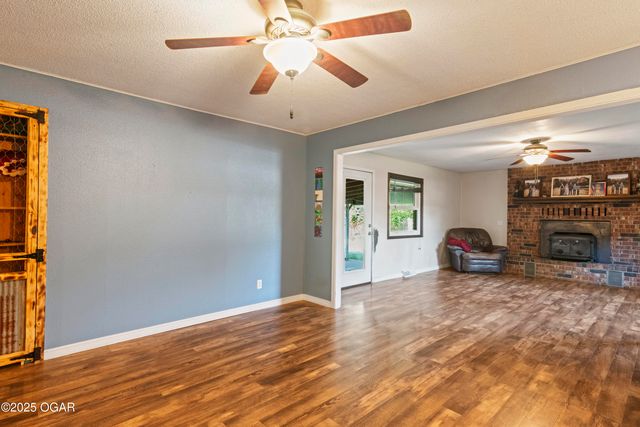 1307 S Washington Avenue, Aurora, MO 65605