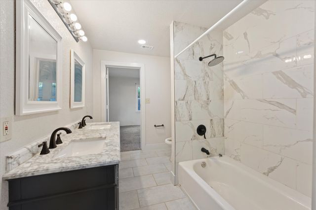 725 S Walnut Street, Sherman, TX 75090