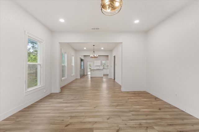 725 S Walnut Street, Sherman, TX 75090