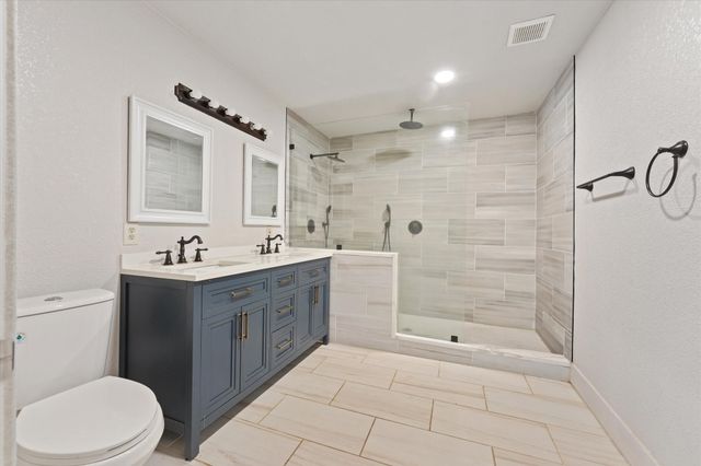 725 S Walnut Street, Sherman, TX 75090