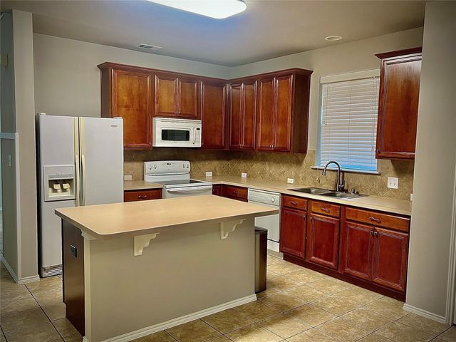3216 Versante Drive, Bedford, TX 76021