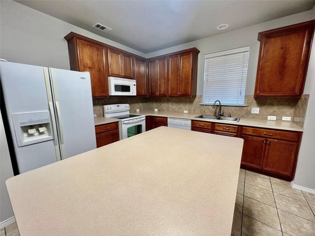 3216 Versante Drive, Bedford, TX 76021