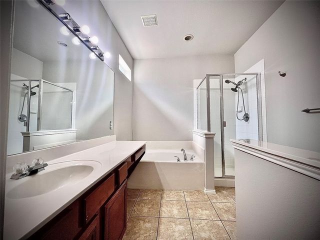 3216 Versante Drive, Bedford, TX 76021