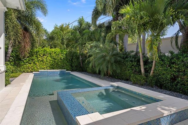 485 RAFAEL BOULEVARD NE, St Petersburg, FL 33704
