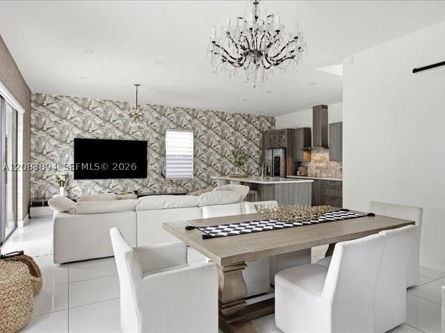 15603 NW 88th Ave, Miami Lakes, FL 33018