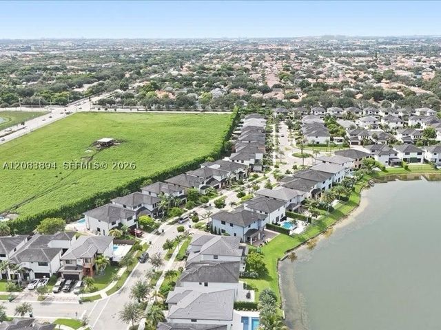 15603 NW 88th Ave, Miami Lakes, FL 33018