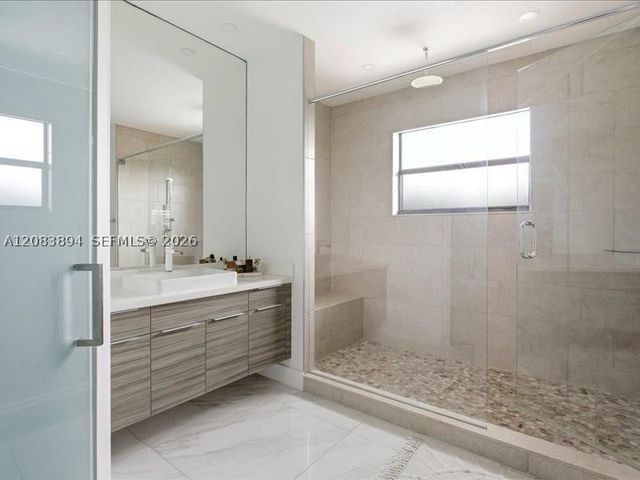 15603 NW 88th Ave, Miami Lakes, FL 33018