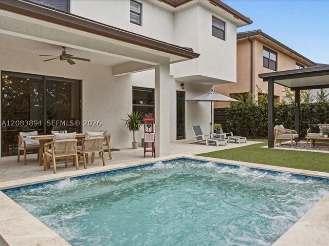15603 NW 88th Ave, Miami Lakes, FL 33018