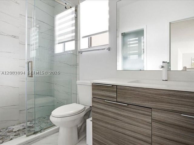 15603 NW 88th Ave, Miami Lakes, FL 33018